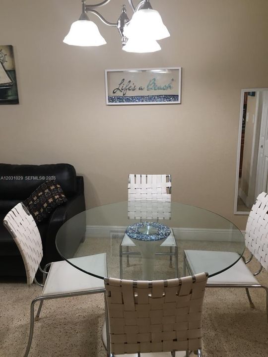 For Rent: $1,550 (0 beds, 1 baths, 375 Square Feet)