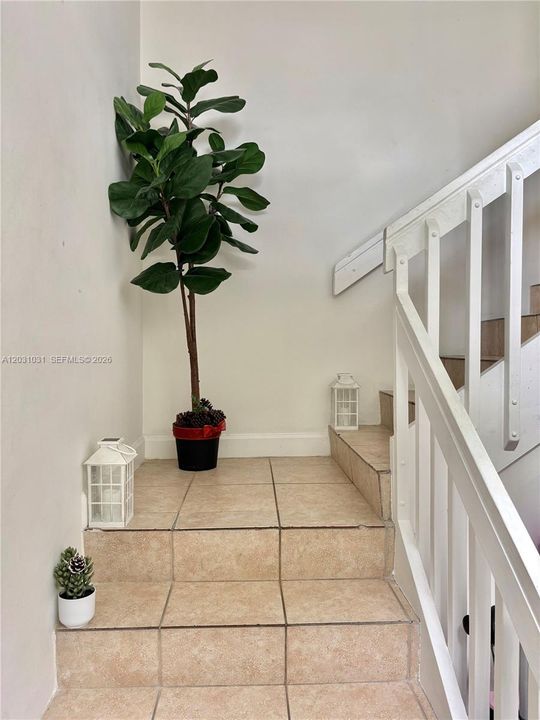 For Rent: $2,700 (2 beds, 2 baths, 1349 Square Feet)