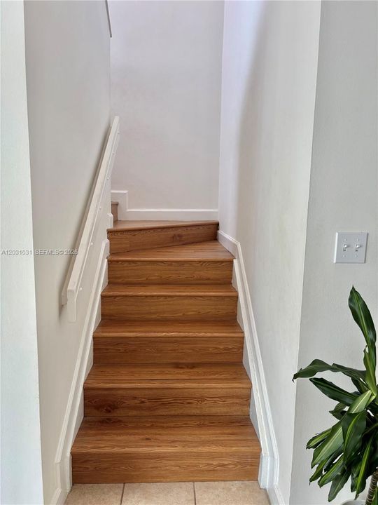 For Rent: $2,700 (2 beds, 2 baths, 1349 Square Feet)