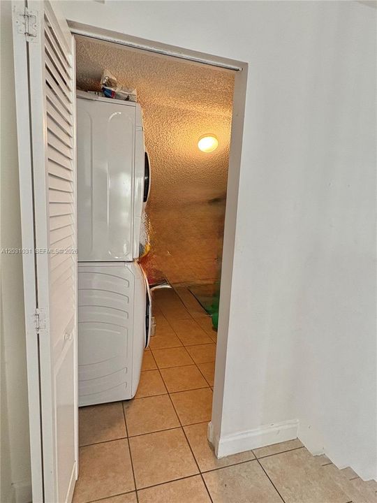 For Rent: $2,700 (2 beds, 2 baths, 1349 Square Feet)