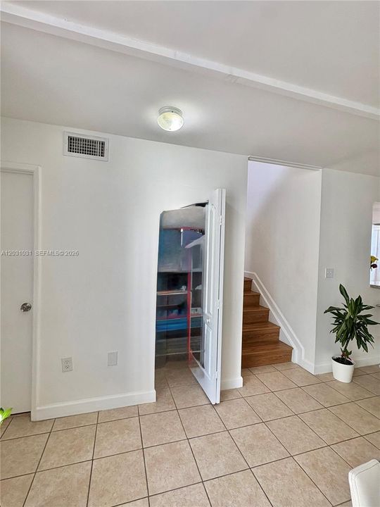For Rent: $2,700 (2 beds, 2 baths, 1349 Square Feet)