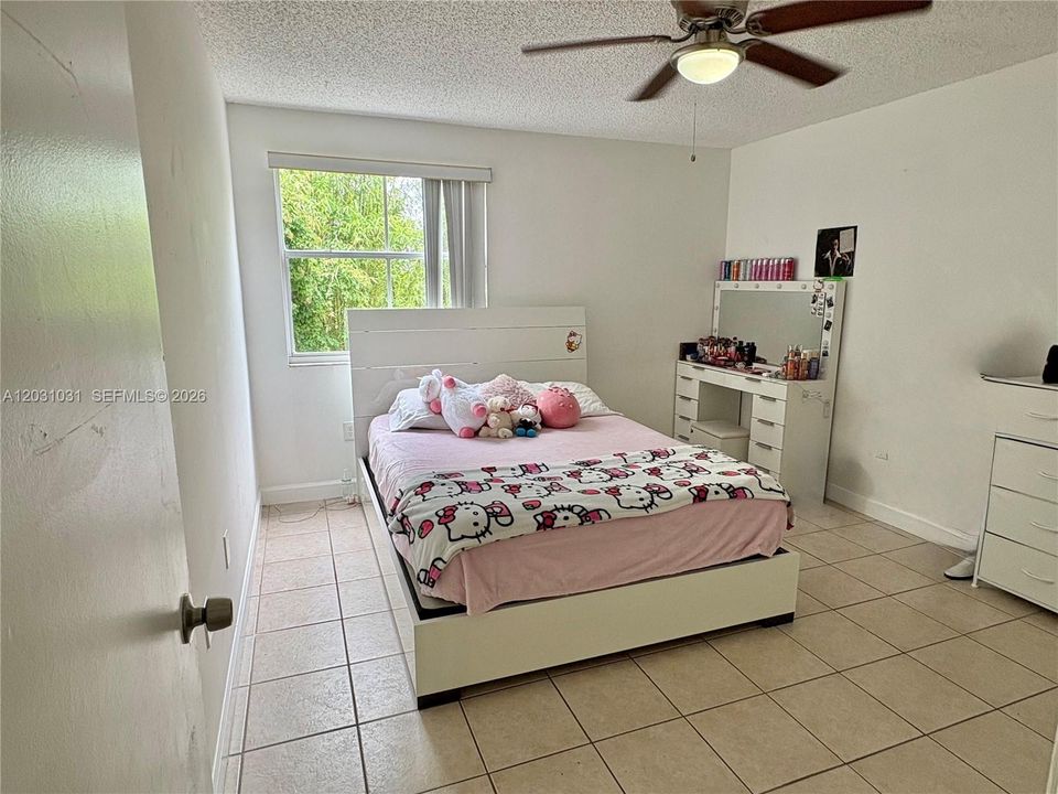 For Rent: $2,700 (2 beds, 2 baths, 1349 Square Feet)
