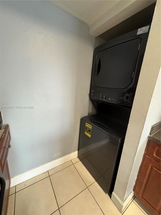 En Renta: $2,400 (3 camas, 2 baños, 987 Pies cuadrados)