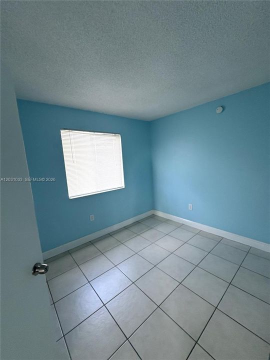 En Renta: $2,400 (3 camas, 2 baños, 987 Pies cuadrados)