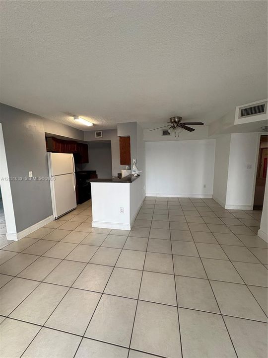 En Renta: $2,400 (3 camas, 2 baños, 987 Pies cuadrados)
