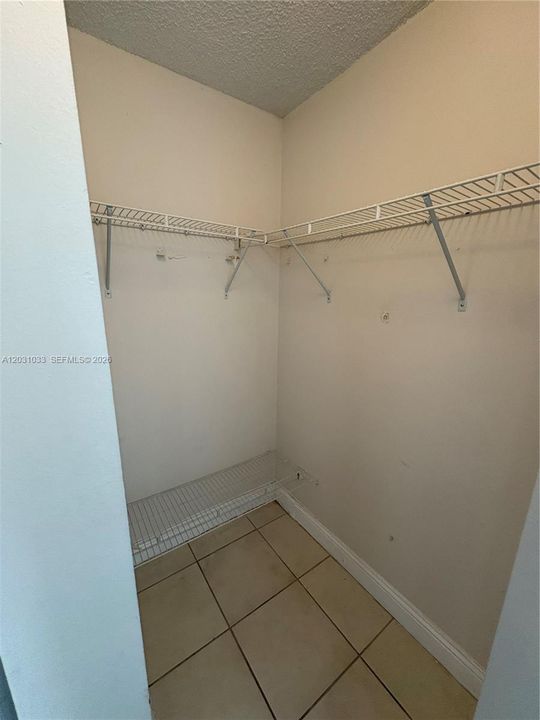 En Renta: $2,400 (3 camas, 2 baños, 987 Pies cuadrados)