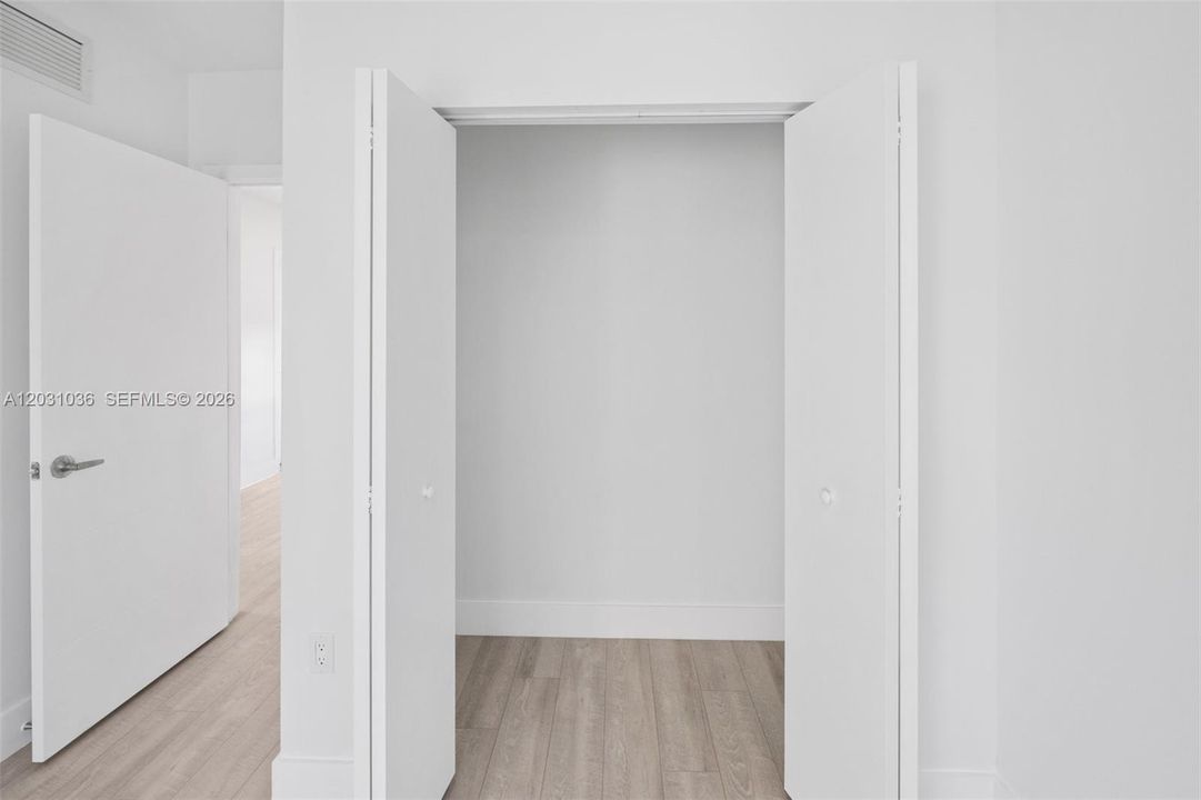 For Rent: $2,900 (2 beds, 1 baths, 1158 Square Feet)