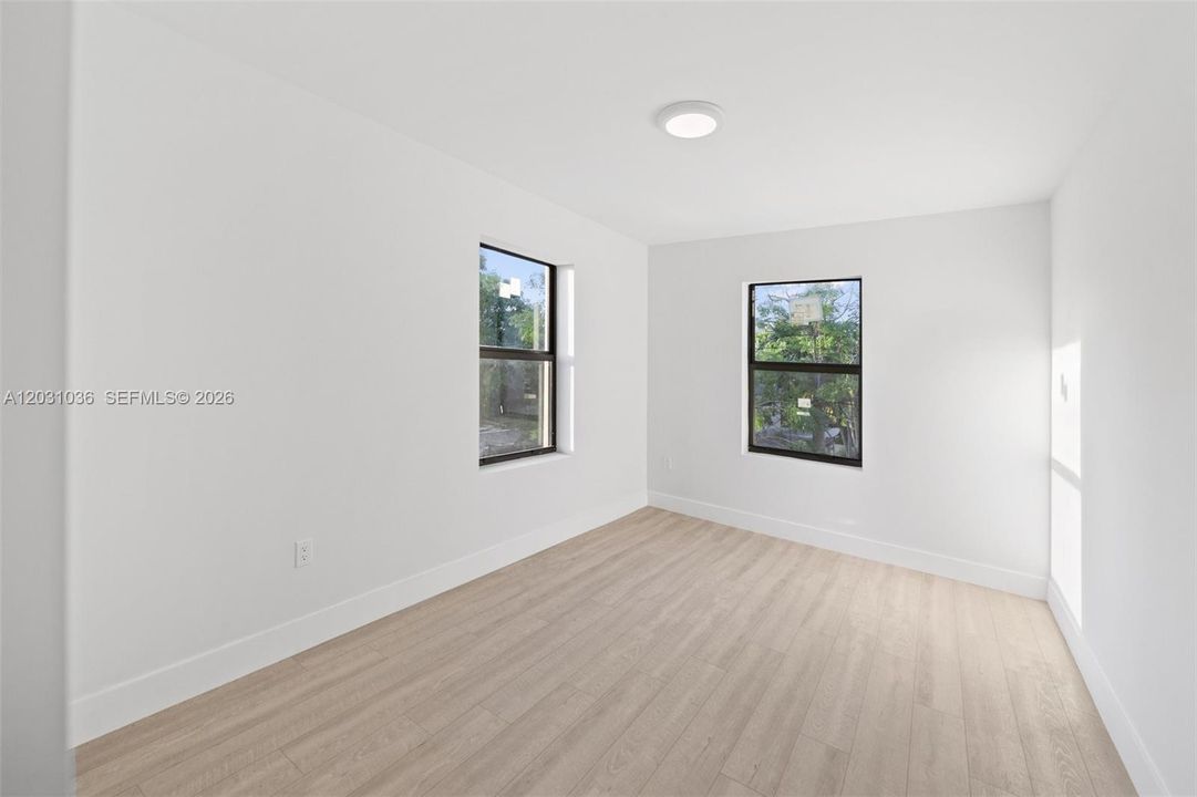 For Rent: $2,900 (2 beds, 1 baths, 1158 Square Feet)