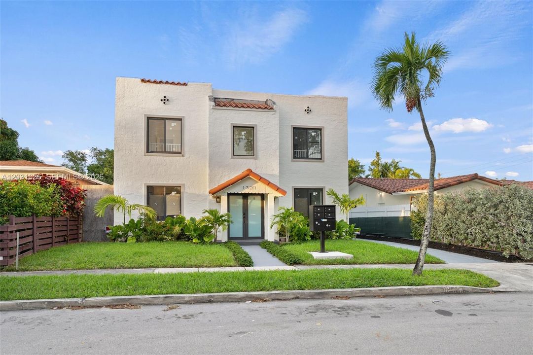 For Rent: $2,900 (2 beds, 1 baths, 1158 Square Feet)