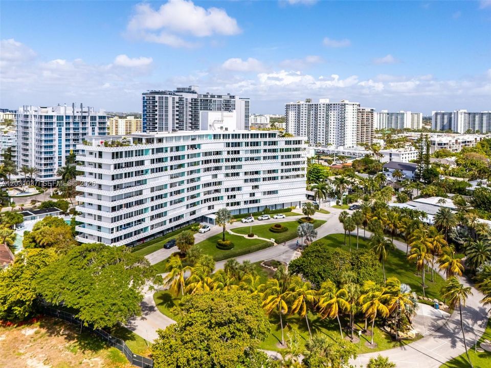 For Rent: $2,500 (1 beds, 1 baths, 769 Square Feet)