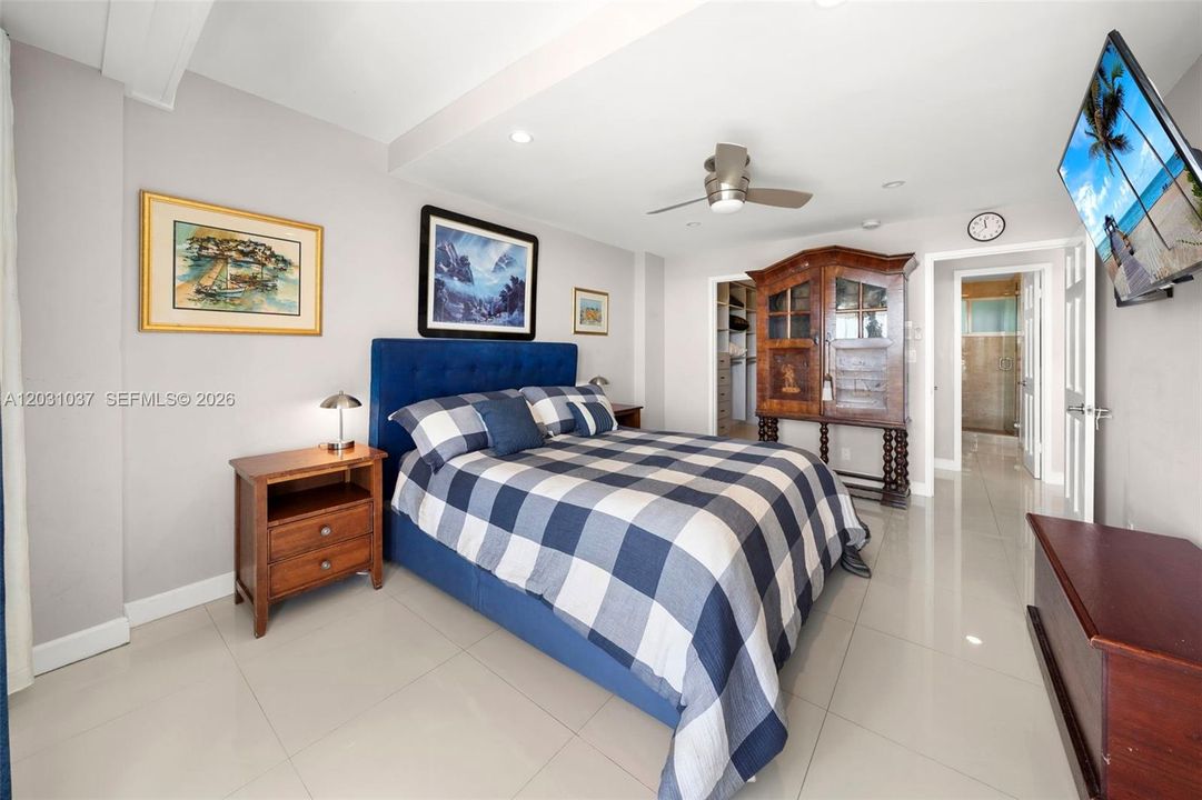 For Rent: $2,500 (1 beds, 1 baths, 769 Square Feet)