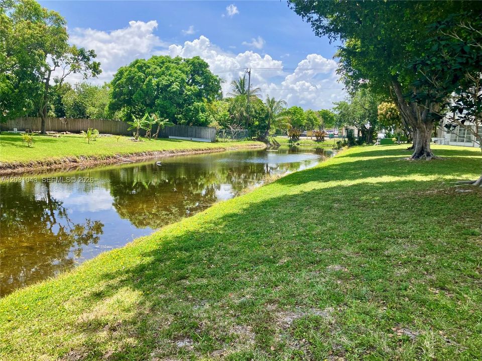 For Sale: $93,900 (1 beds, 1 baths, 768 Square Feet)