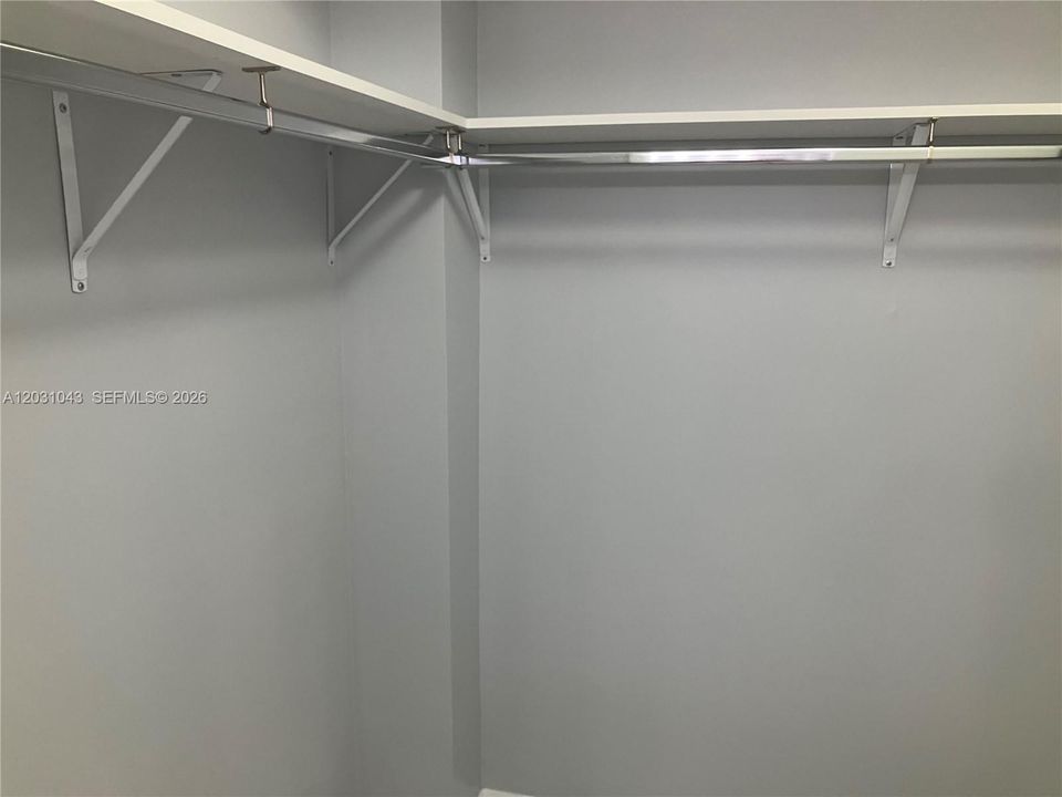 For Sale: $93,900 (1 beds, 1 baths, 768 Square Feet)