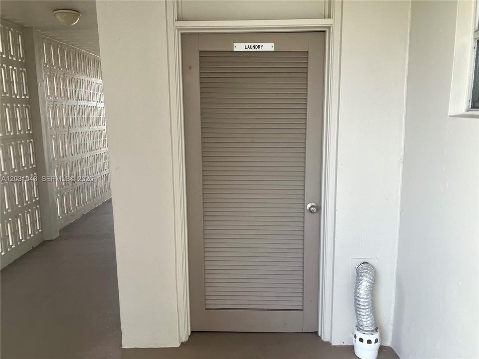 For Sale: $93,900 (1 beds, 1 baths, 768 Square Feet)