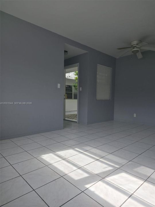 For Rent: $1,550 (1 beds, 1 baths, 750 Square Feet)