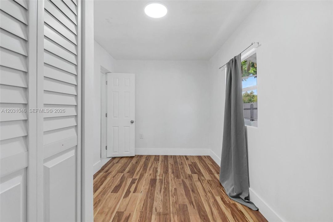 For Rent: $1,400 (1 beds, 1 baths, 1708 Square Feet)