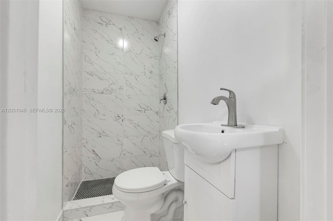 For Rent: $1,400 (1 beds, 1 baths, 1708 Square Feet)