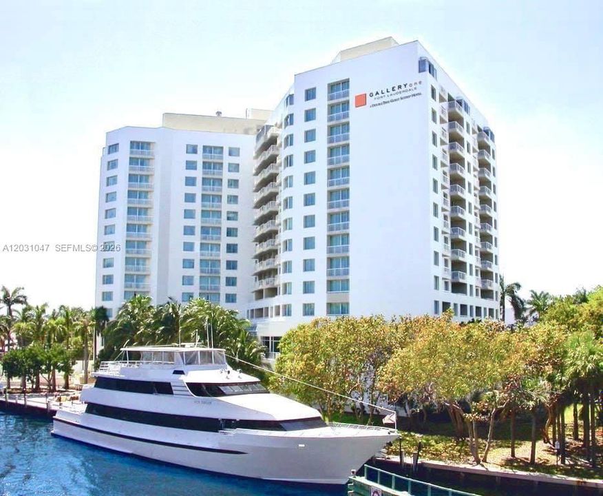 For Sale: $169,999 (1 beds, 1 baths, 643 Square Feet)
