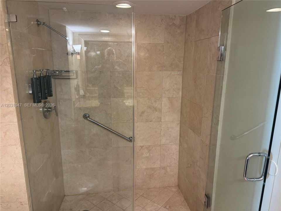 For Sale: $169,999 (1 beds, 1 baths, 643 Square Feet)
