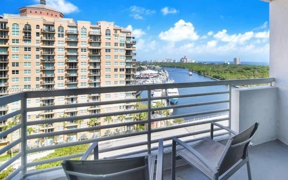 For Sale: $169,999 (1 beds, 1 baths, 643 Square Feet)