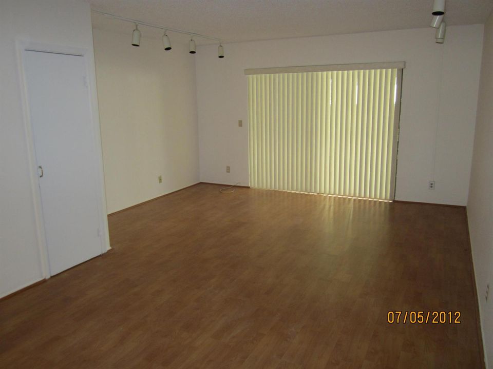 royal palm livinig room2