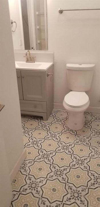 ROYAL PALM BATH ROOM 1