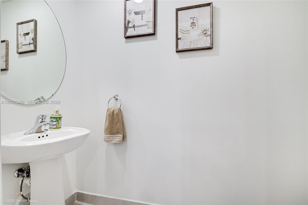 En Venta: $450,000 (3 camas, 2 baños, 1545 Pies cuadrados)