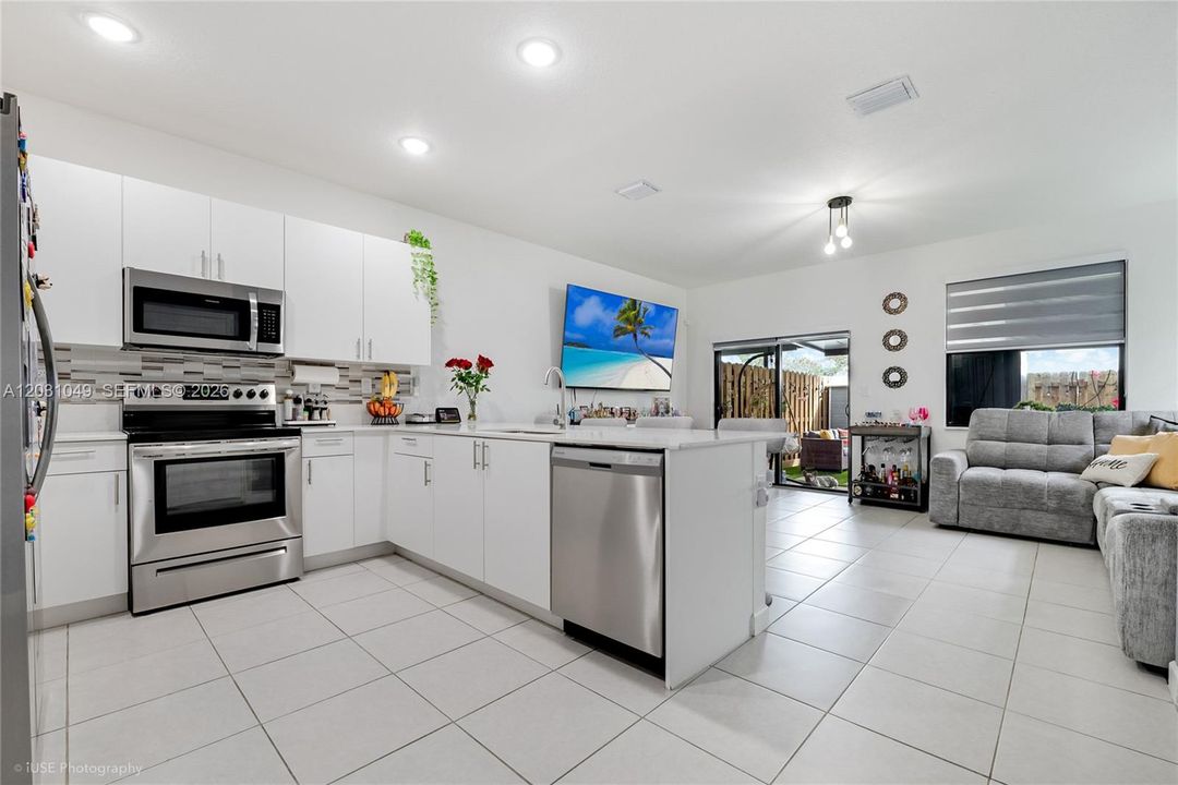 En Venta: $450,000 (3 camas, 2 baños, 1545 Pies cuadrados)