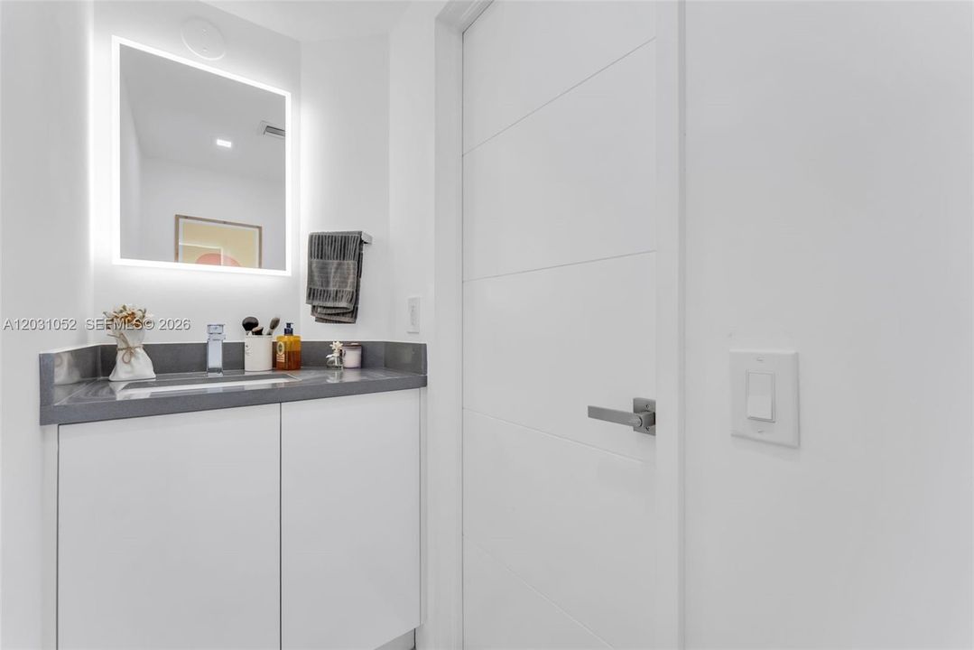For Rent: $5,200 (2 beds, 2 baths, 1288 Square Feet)