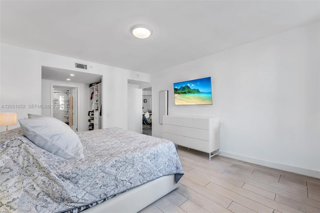For Rent: $5,200 (2 beds, 2 baths, 1288 Square Feet)