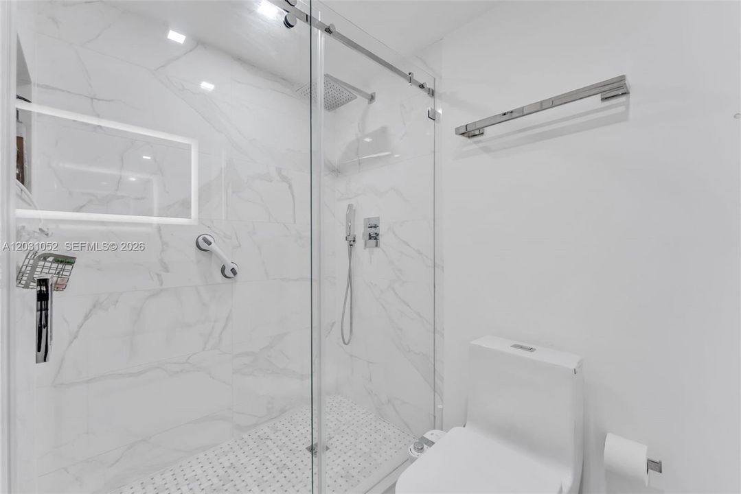 For Rent: $5,200 (2 beds, 2 baths, 1288 Square Feet)
