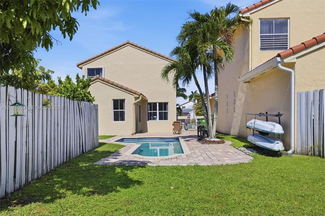 En Venta: $650,000 (4 camas, 3 baños, 1788 Pies cuadrados)