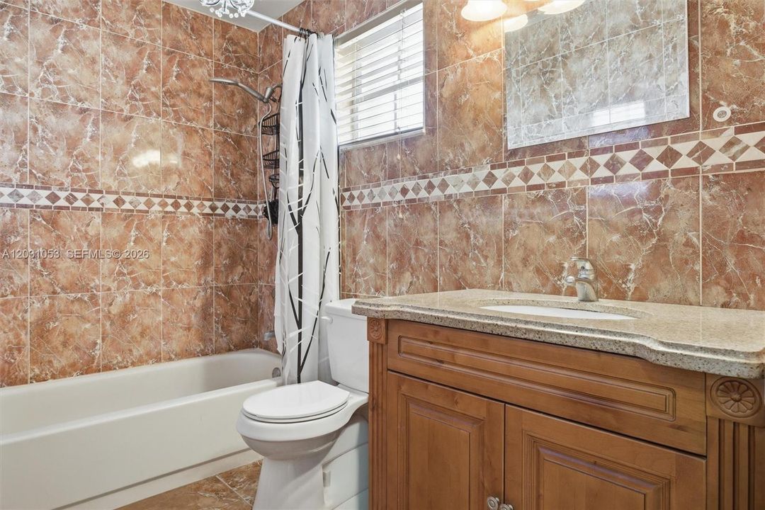 En Venta: $650,000 (4 camas, 3 baños, 1788 Pies cuadrados)