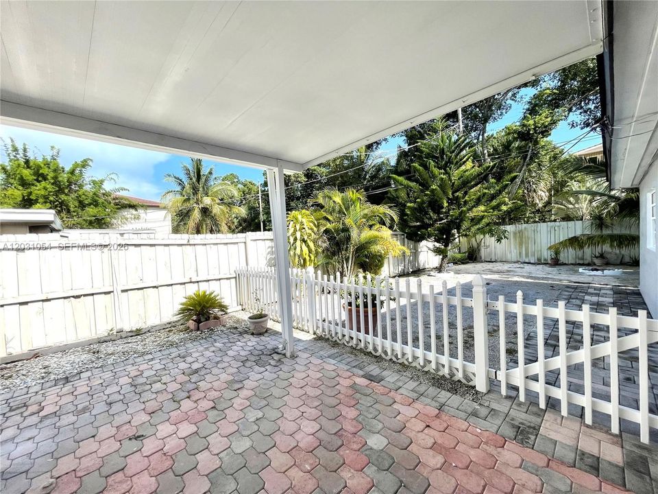 En Venta: $678,000 (4 camas, 2 baños, 1488 Pies cuadrados)