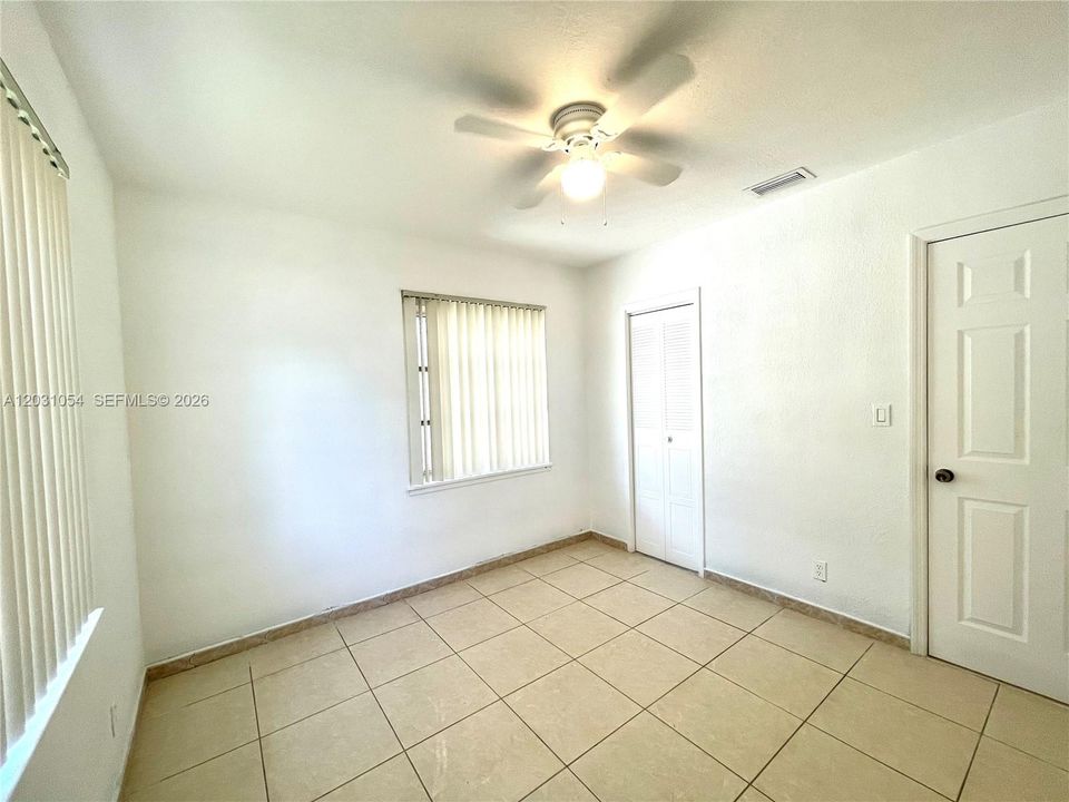 En Venta: $678,000 (4 camas, 2 baños, 1488 Pies cuadrados)