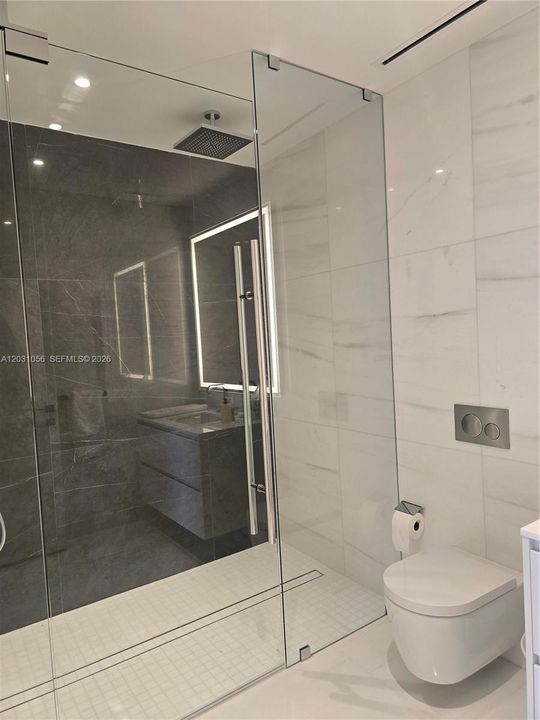 For Rent: $6,700 (1 beds, 1 baths, 679 Square Feet)