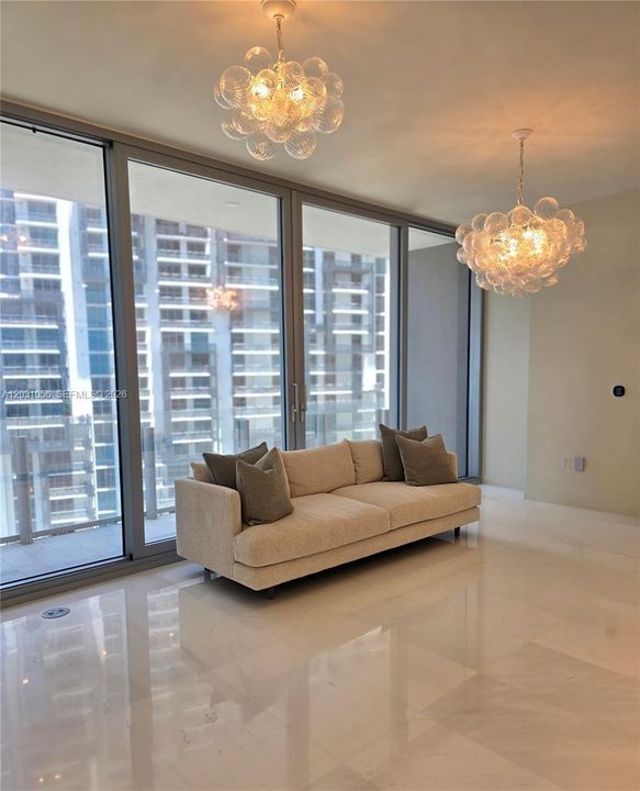 For Rent: $6,700 (1 beds, 1 baths, 679 Square Feet)