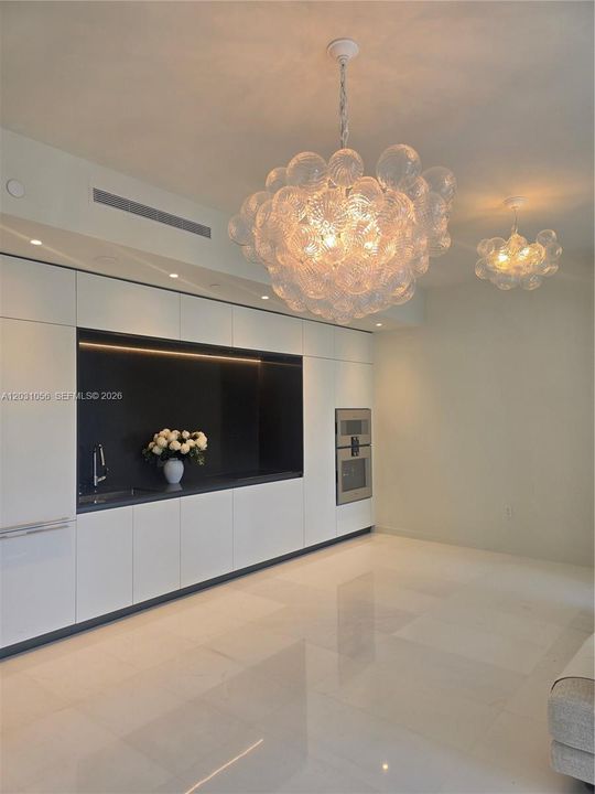 For Rent: $6,700 (1 beds, 1 baths, 679 Square Feet)