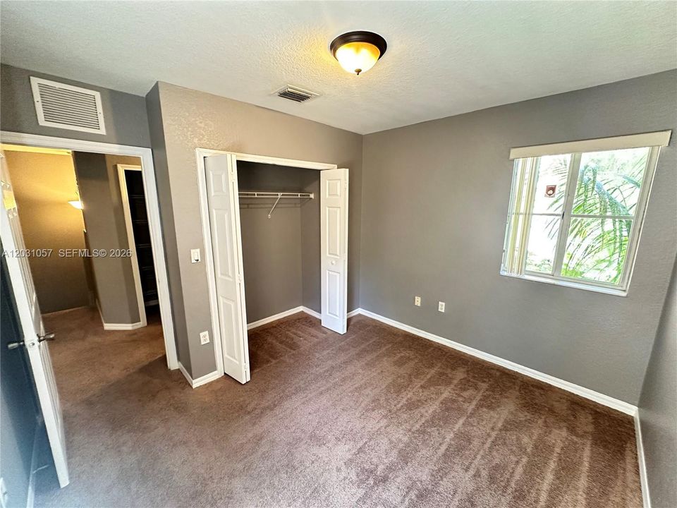 For Sale: $290,000 (4 beds, 2 baths, 1799 Square Feet)