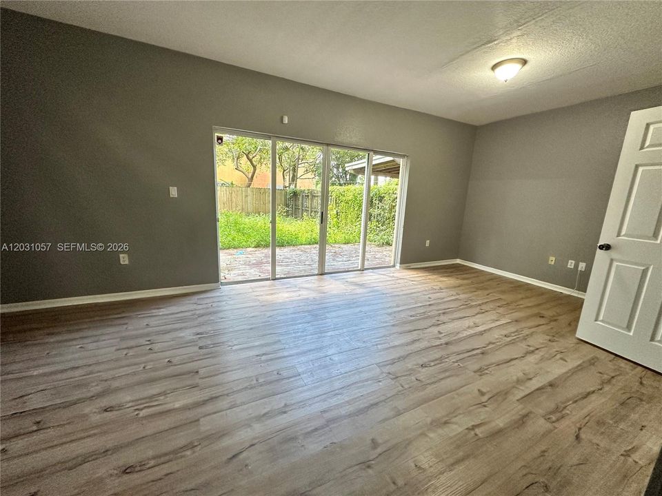 For Sale: $290,000 (4 beds, 2 baths, 1799 Square Feet)