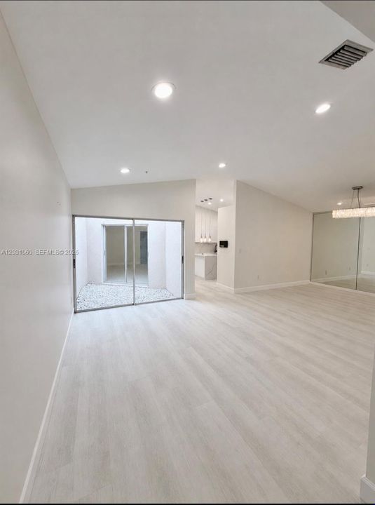 На продажу: $699,999 (3 спален, 2 ванн, 1837 Квадратных фут)