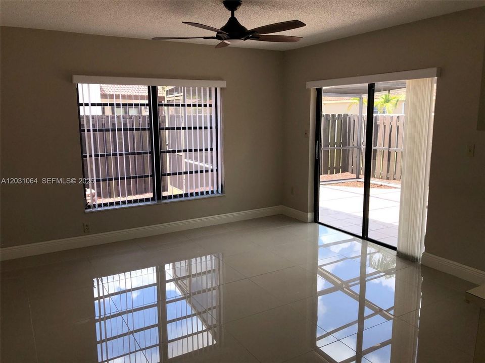 For Rent: $3,600 (3 beds, 3 baths, 1952 Square Feet)