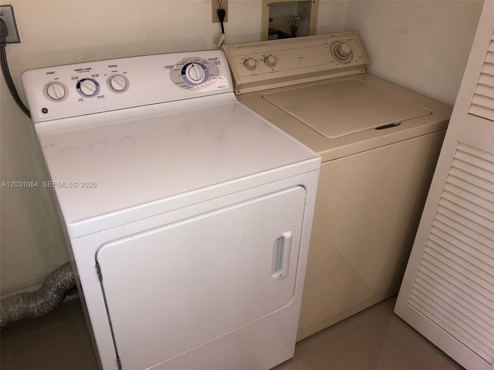 For Rent: $3,600 (3 beds, 3 baths, 1952 Square Feet)