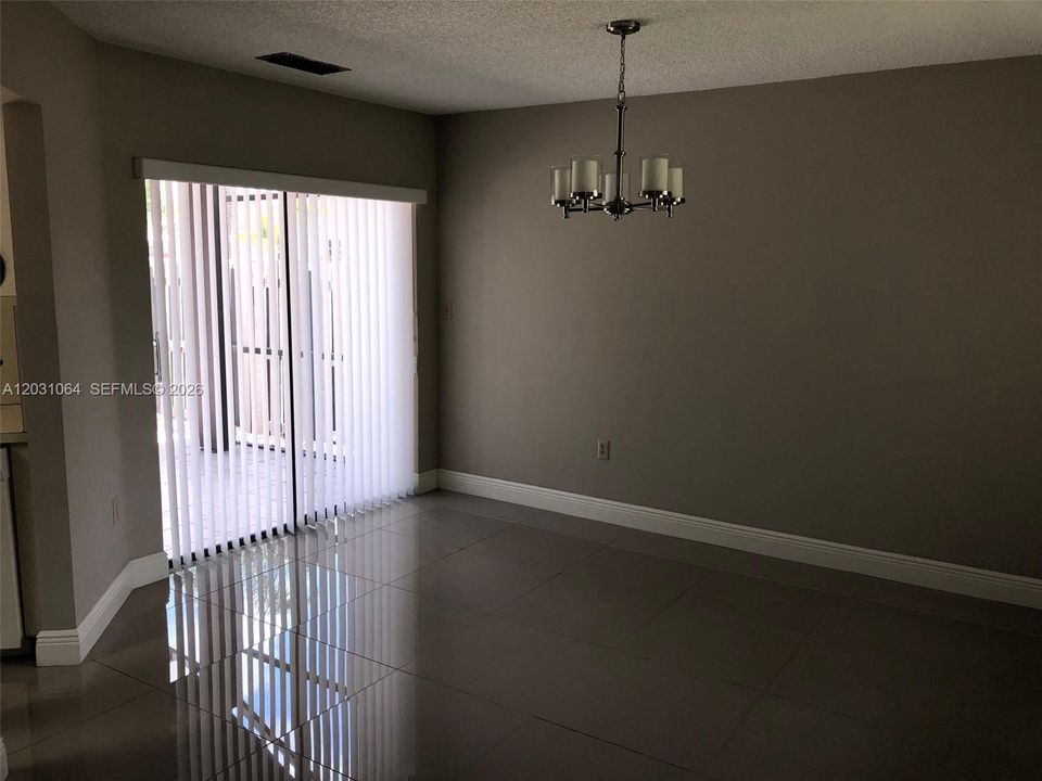 For Rent: $3,600 (3 beds, 3 baths, 1952 Square Feet)