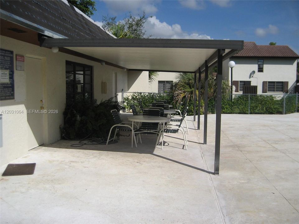 For Rent: $3,600 (3 beds, 3 baths, 1952 Square Feet)