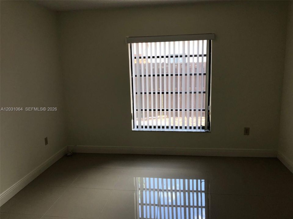 For Rent: $3,600 (3 beds, 3 baths, 1952 Square Feet)