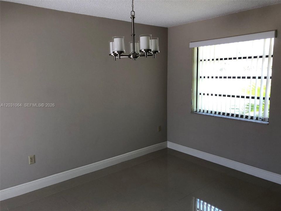 For Rent: $3,600 (3 beds, 3 baths, 1952 Square Feet)