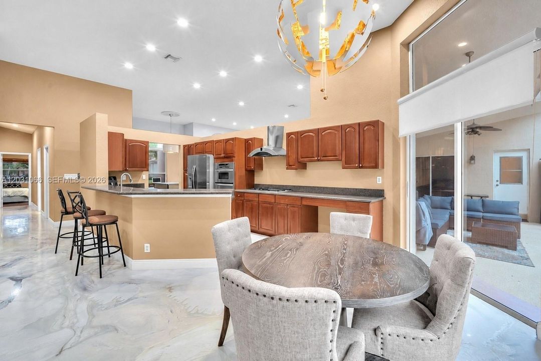 For Sale: $998,000 (5 beds, 4 baths, 3367 Square Feet)