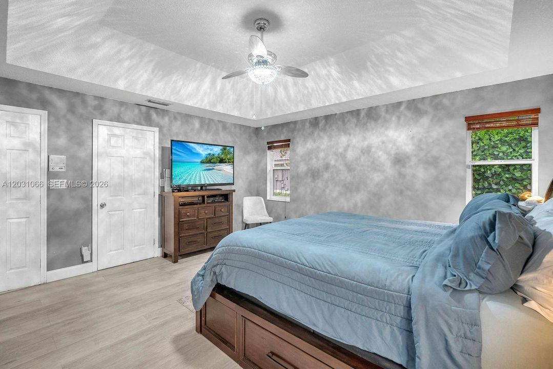 For Sale: $998,000 (5 beds, 4 baths, 3367 Square Feet)
