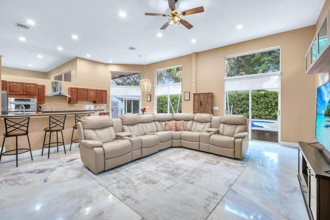 For Sale: $998,000 (5 beds, 4 baths, 3367 Square Feet)